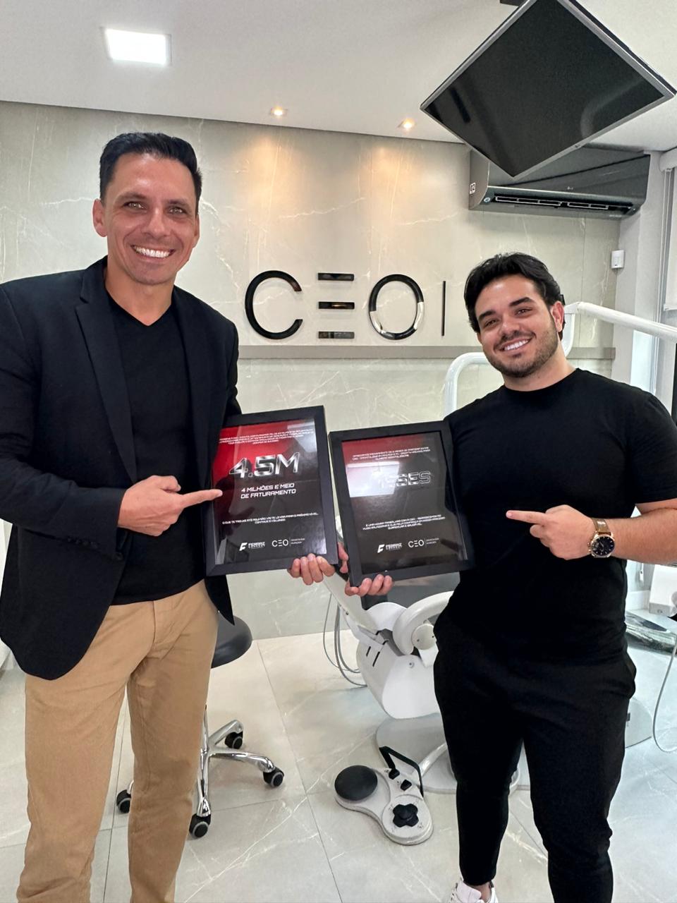Hugo - Clínica CEO
